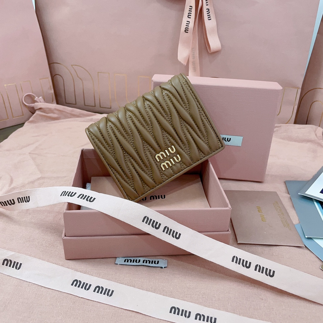 Miu Miu Small matelassé nappa leather wallet 11.2x8.5cm