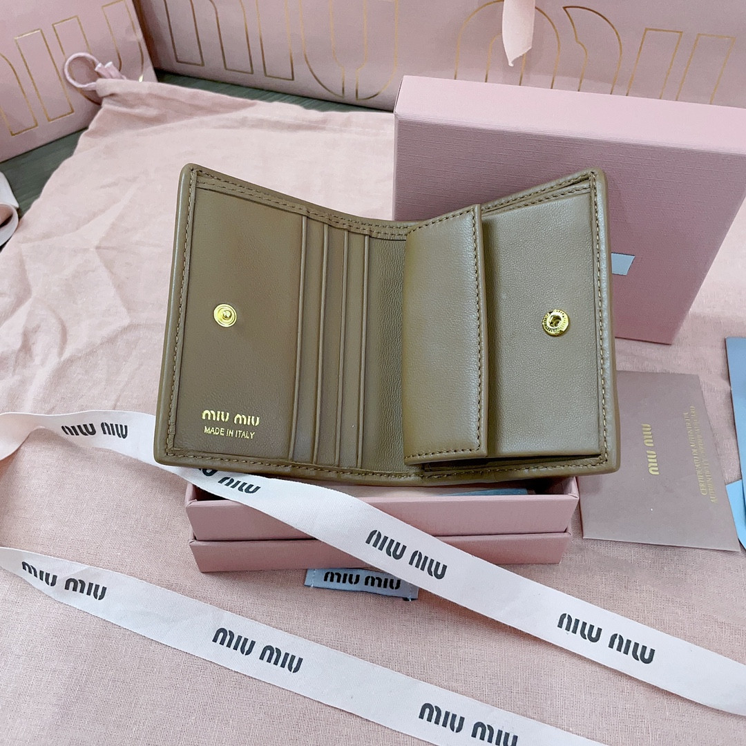 Miu Miu Small matelassé nappa leather wallet 11.2x8.5cm