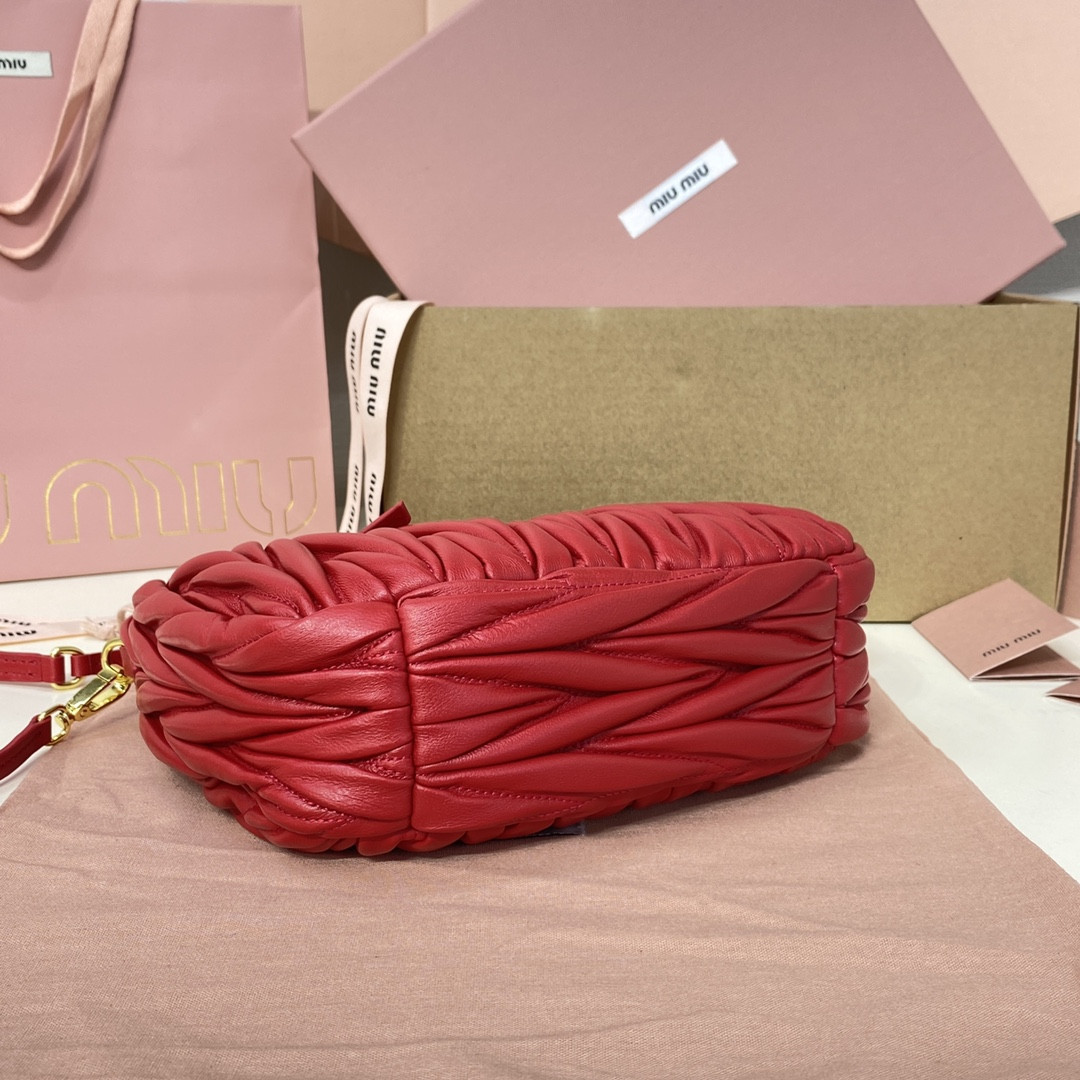 Miu Miu Wander matelassé nappa leather hobo bag 17x20x6cm