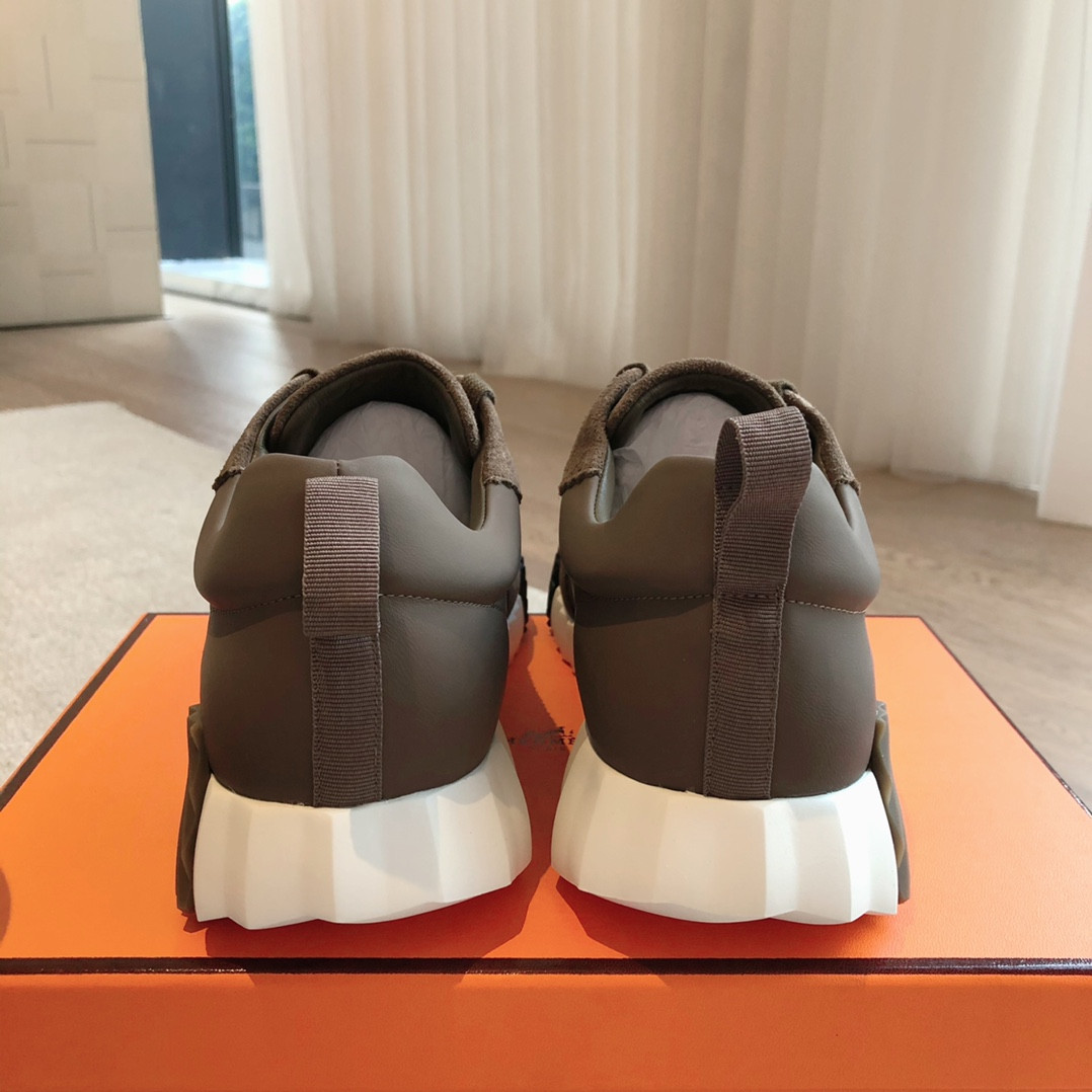 ua H**me5 bouncing sneaker