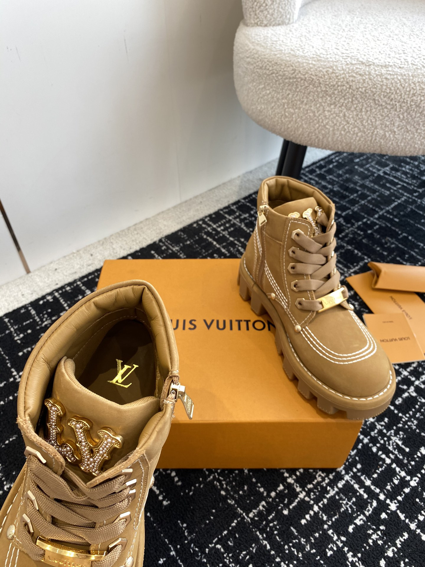 UA LV Boot