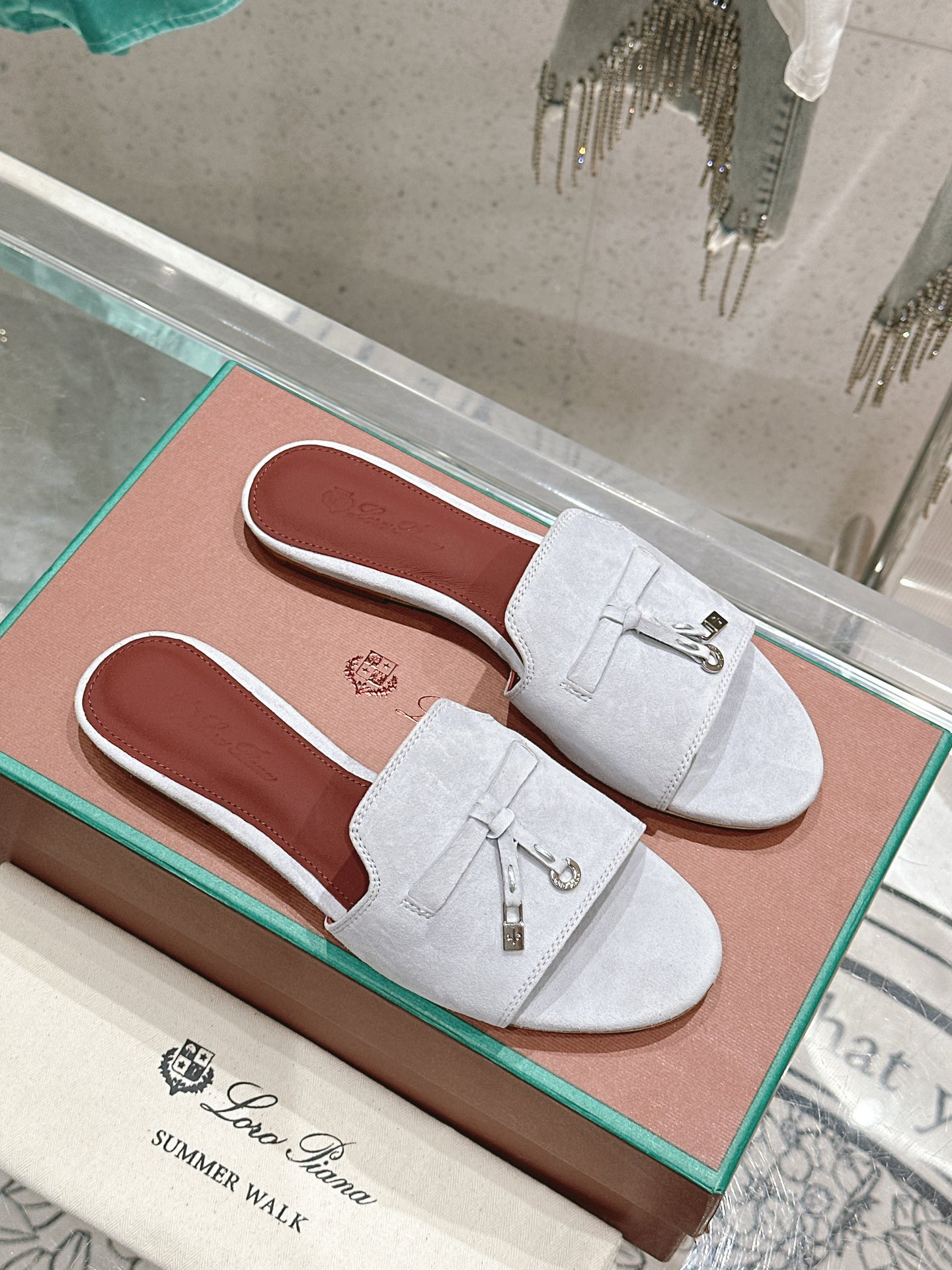 ua L**o p*ana summer charms sandal
