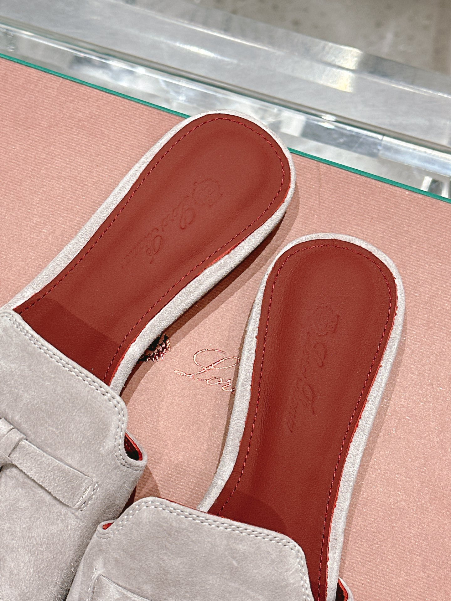 ua L**o p*ana summer charms sandal
