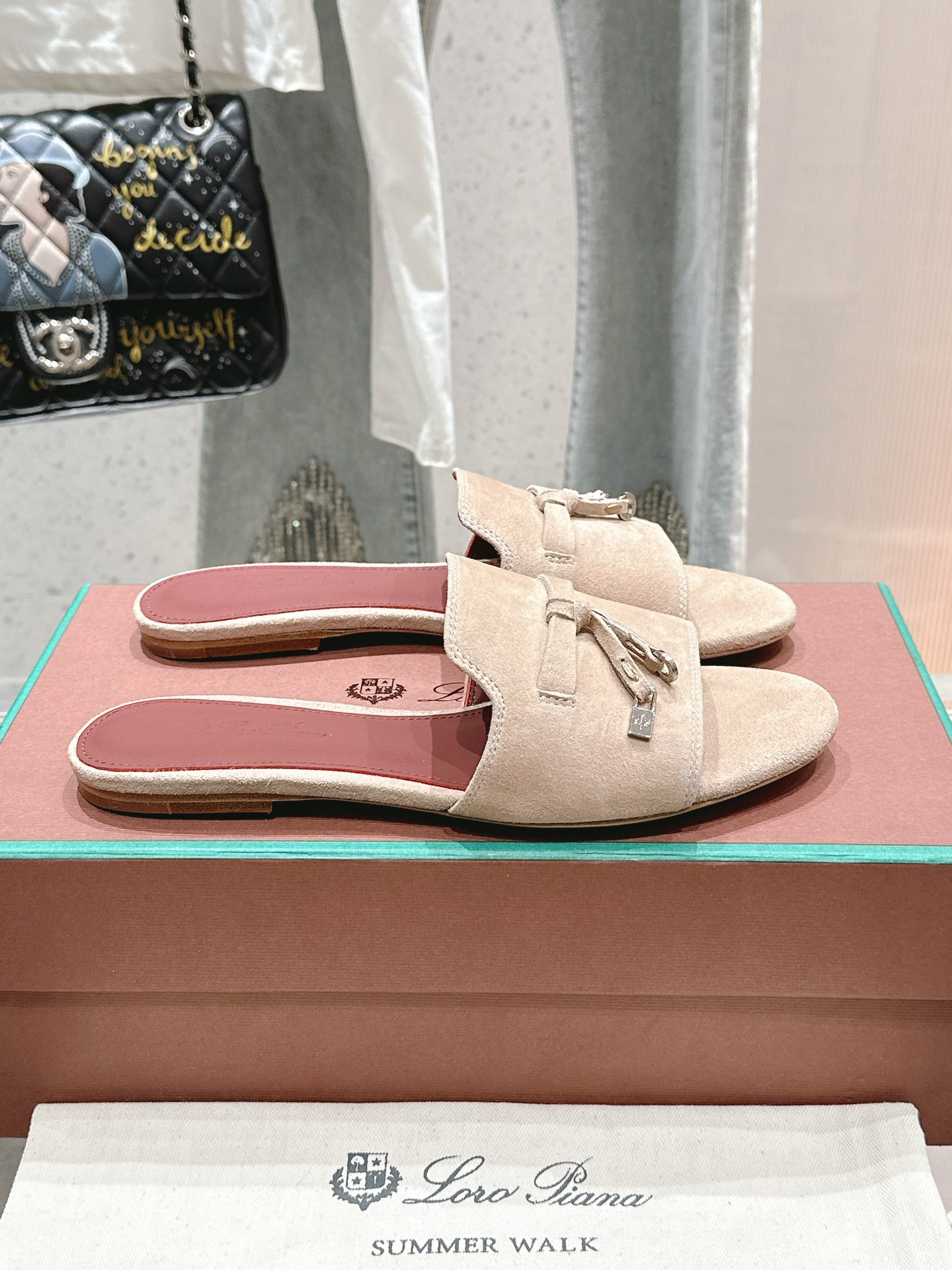 ua L**o p*ana summer charms sandal