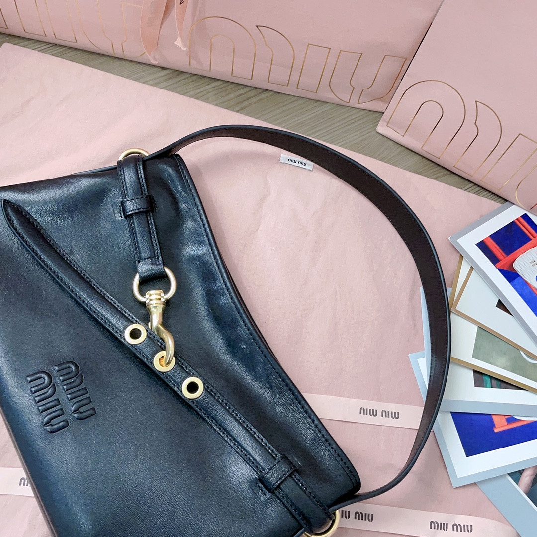 Miu Miu Aventure nappa leather bag 5BC182 33X19X5cm