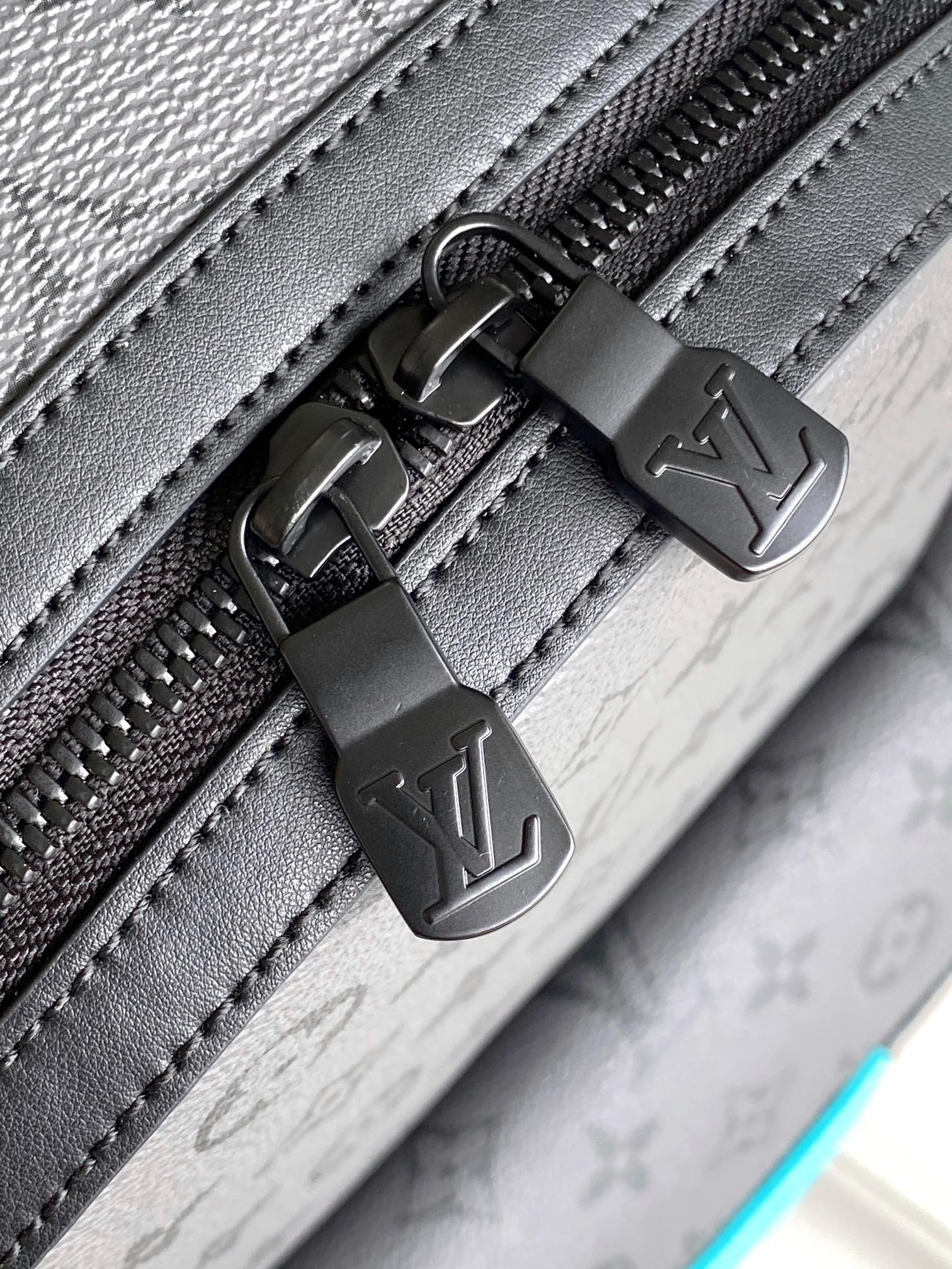 LV Discovery Backpack PM M11641 29 x 38 x 20CM