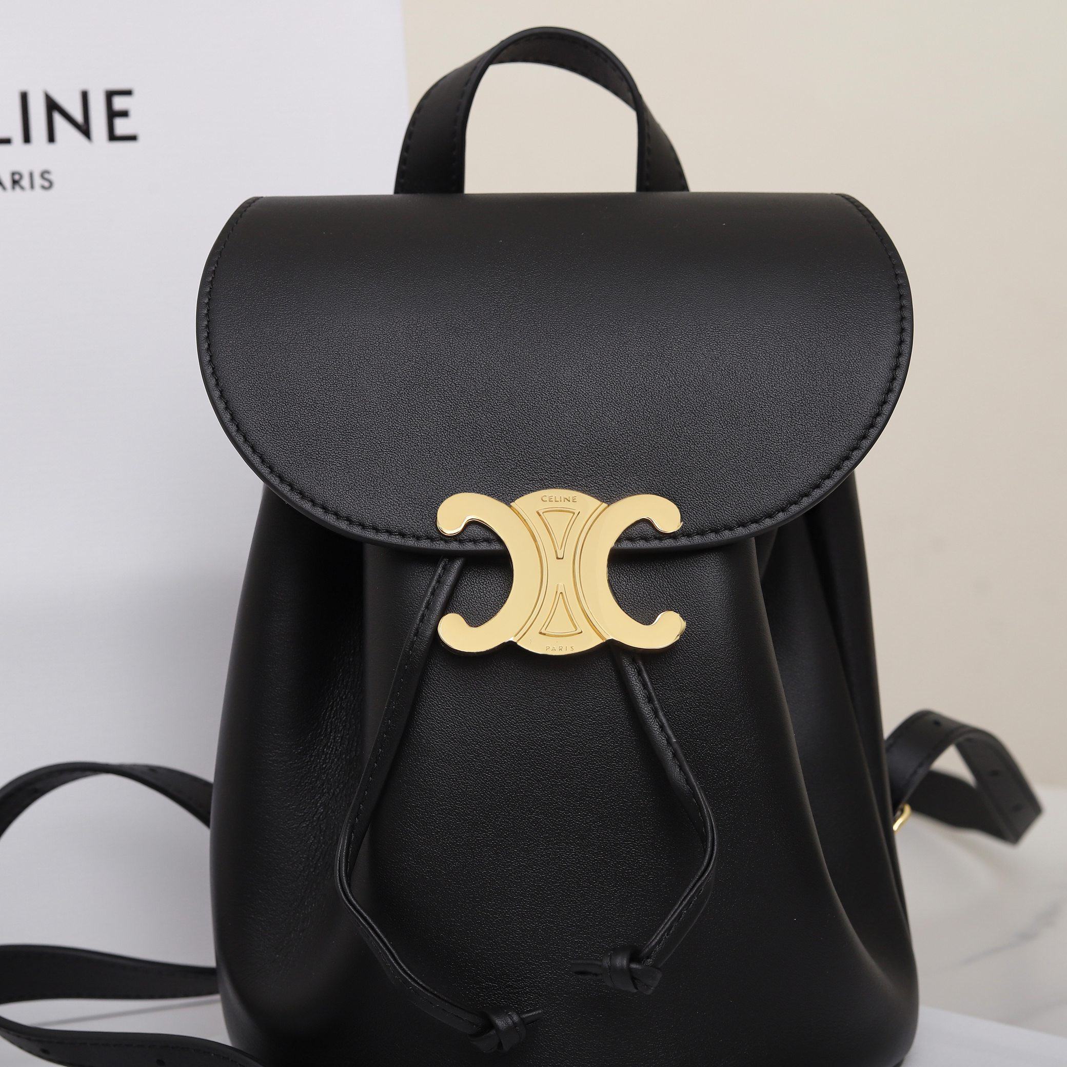 Ce**e bonnie backpack in smooth calfskin 118703 25x18x13cm