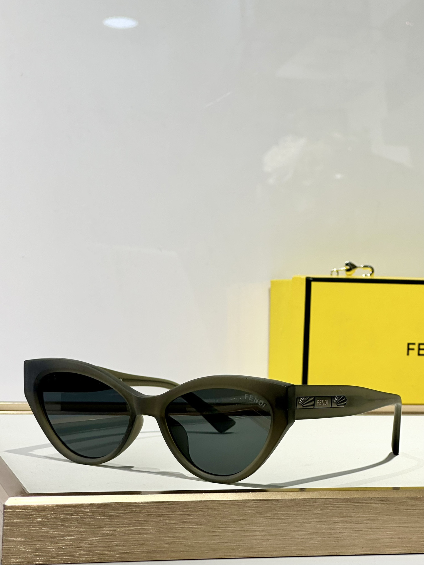 F**di glasses fe40164u 54-18-148