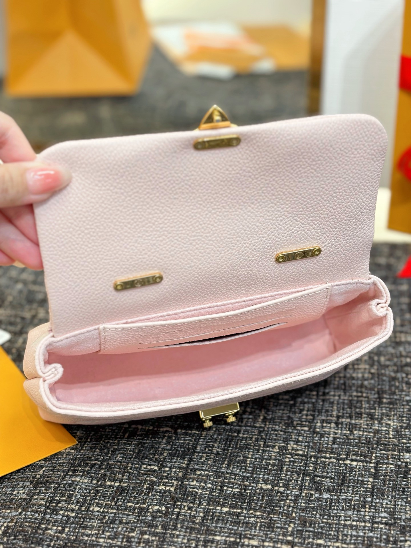 LV Nano Madeleine M13796 12.5x 6x21cm
