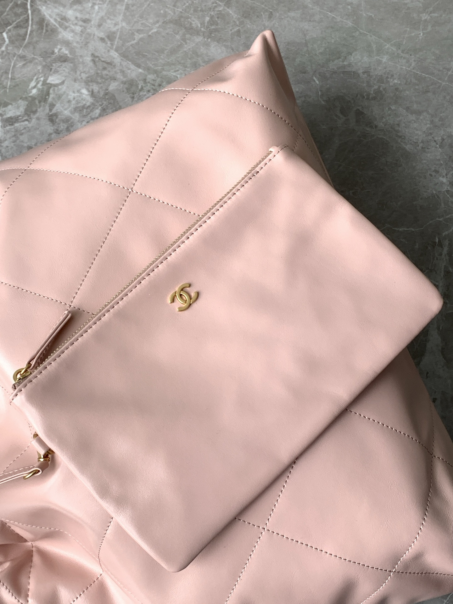 Ch*el 22 handbag as3261 39×42×8 cm