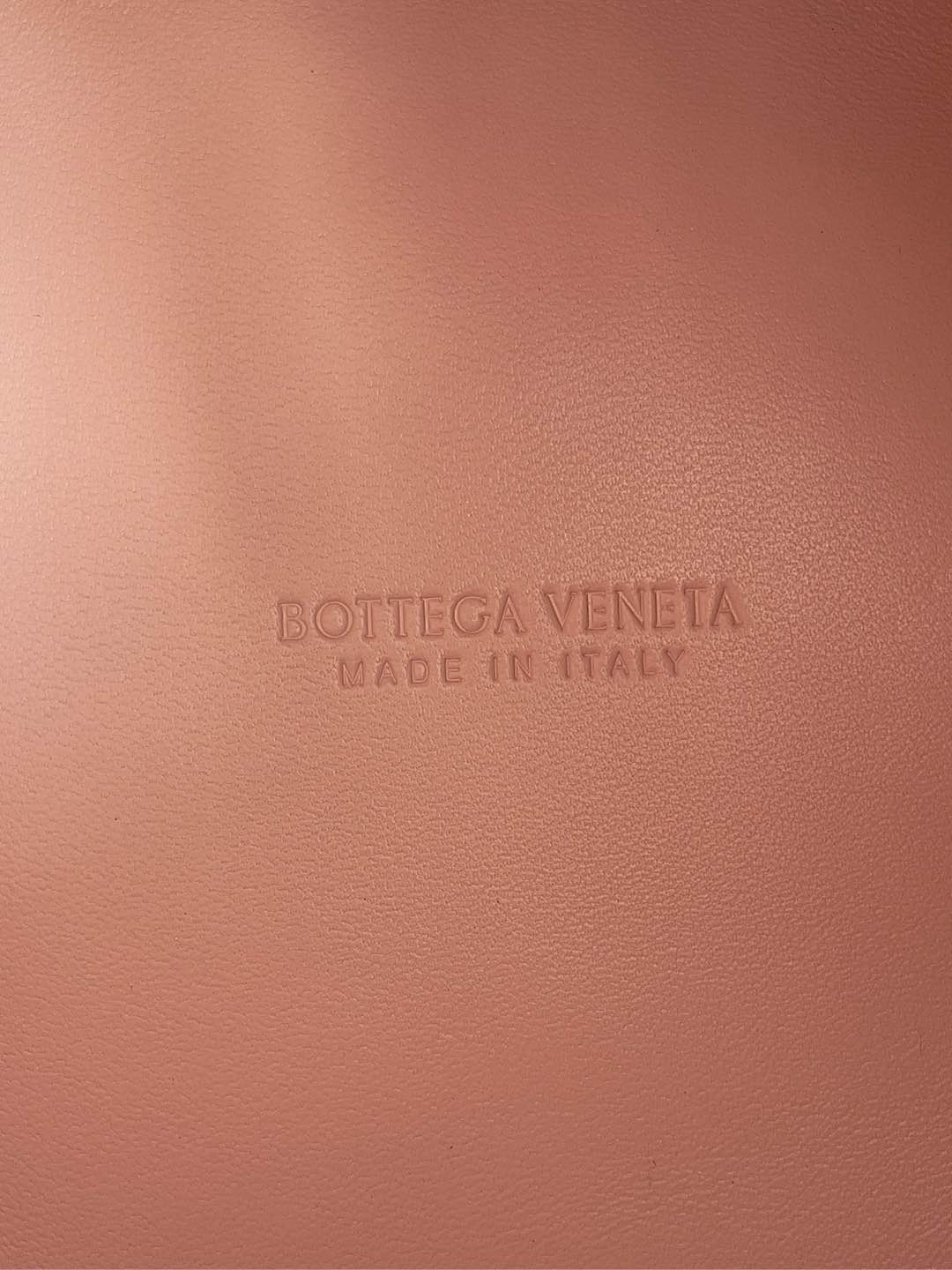 bo*te*ga Ve*ne*ta small parachute 16.5x20x17cm