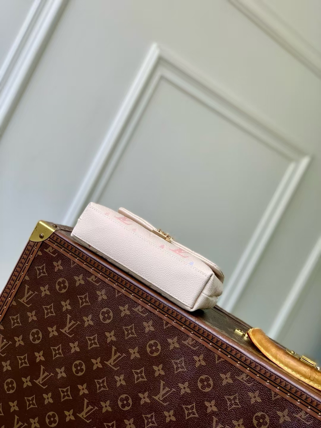 LV Nano Madeleine M25596 21x12.5x6cm