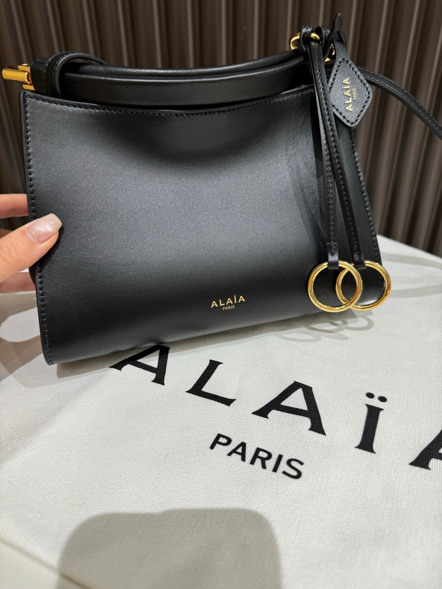 ALAÏA LE CLICK SMALL SQUARE BAG 20x15x9cm