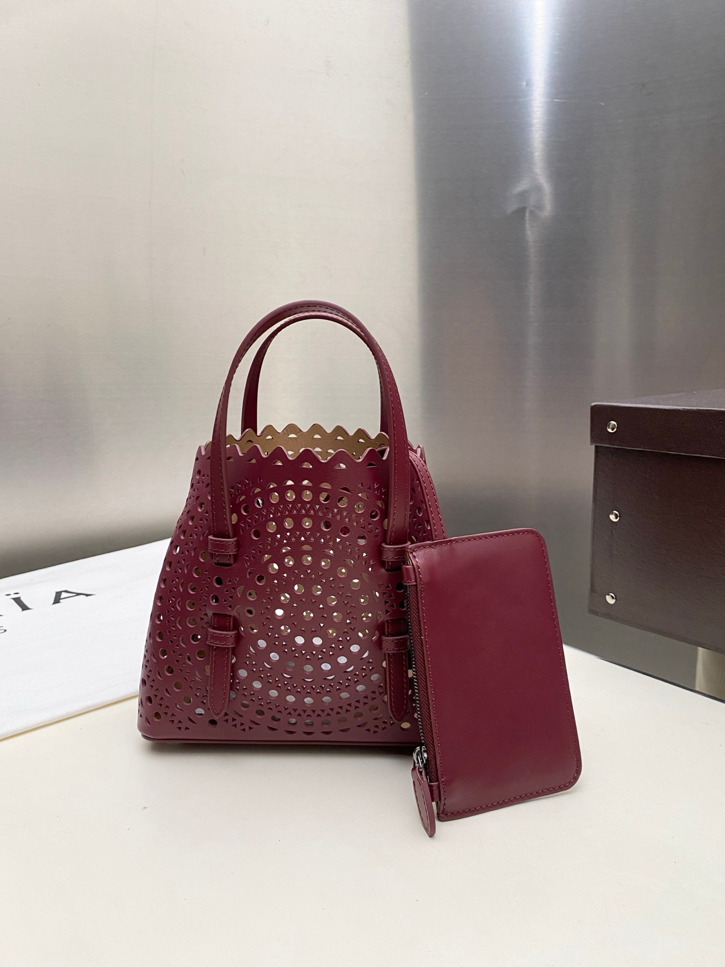 ALAÏA Mina 20 bag 20x17x10cm