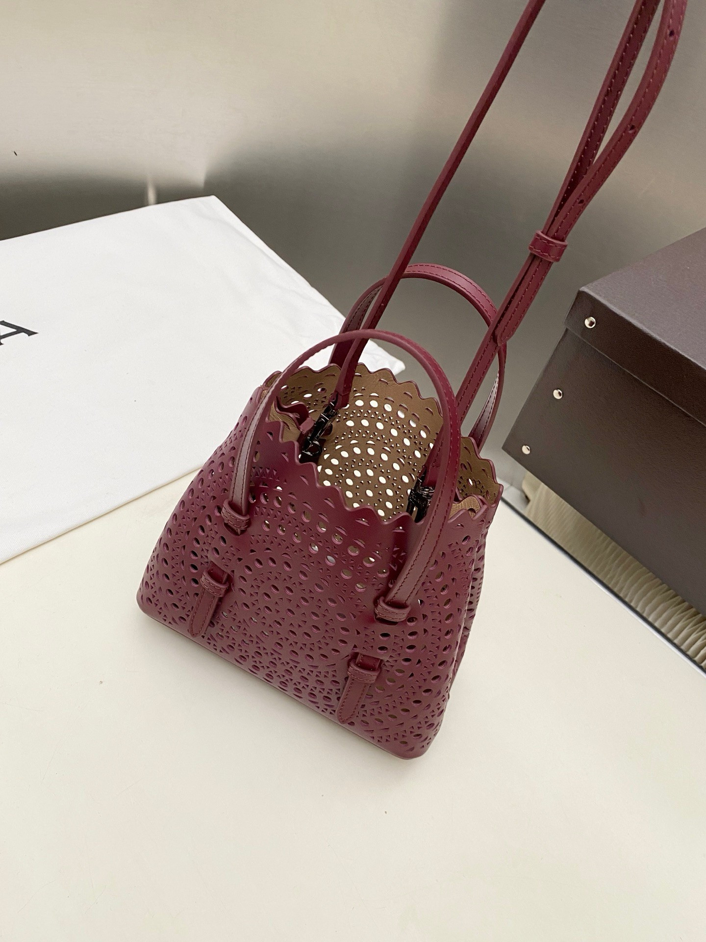 ALAÏA Mina 20 bag 20x17x10cm