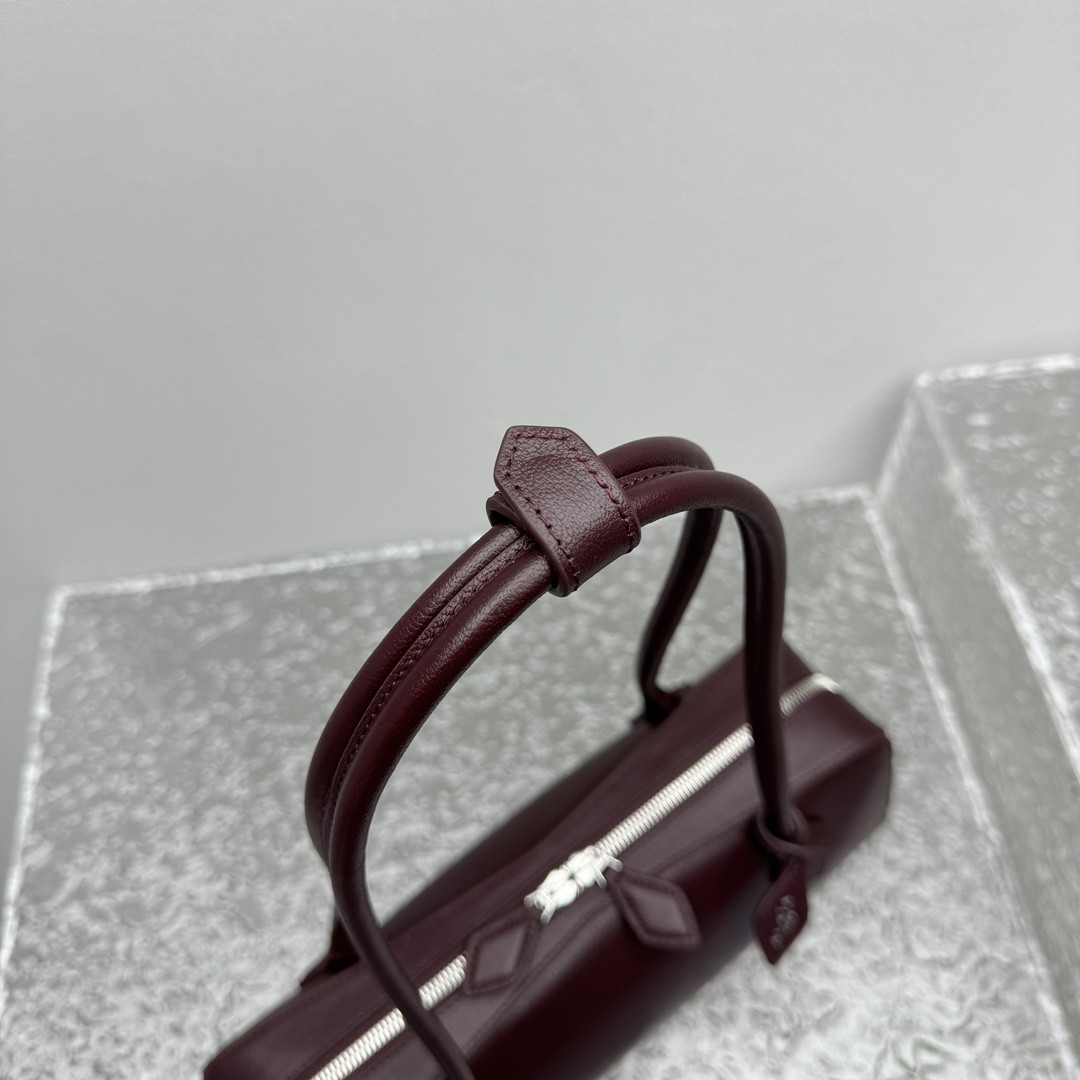 ALAÏA LE TECKEL MEDIUM BAG 33x11x10cm