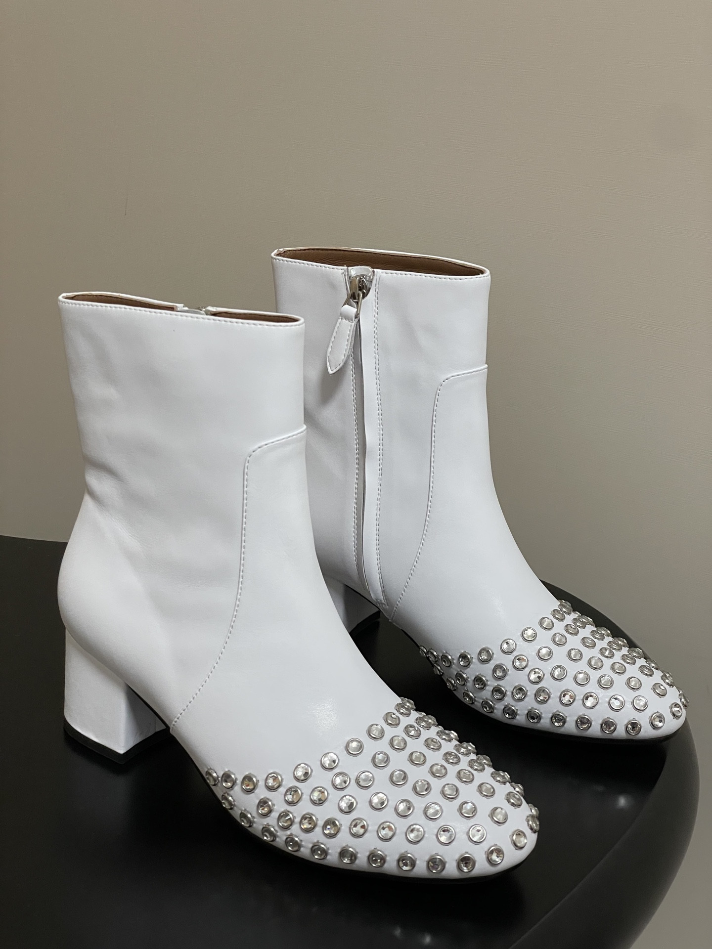 ua alaia crystal Di*m*nd boots 5.5cm heel(customized size 7-10 days production time)