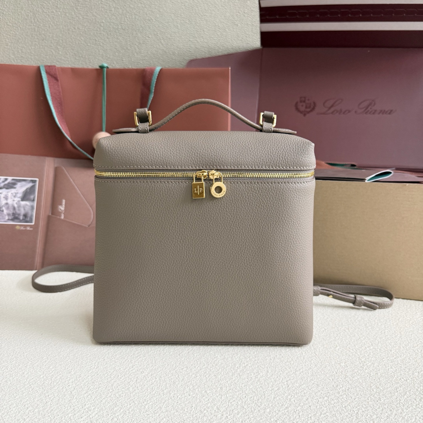 L**o p*ana extra pocket backpack l23.5 23x21x8cm