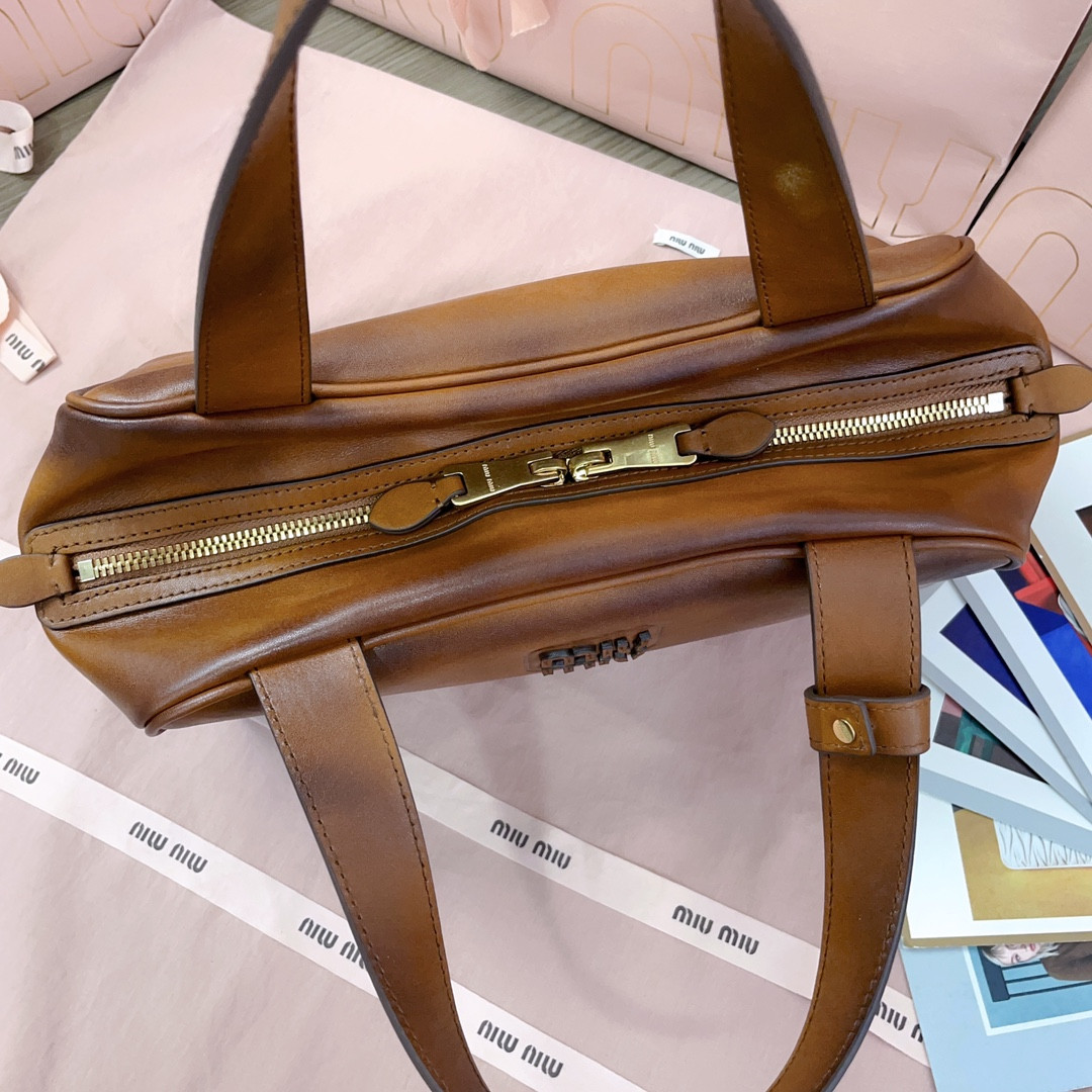 Miu Miu Leather Top-Handle Bag 15x28x13cm