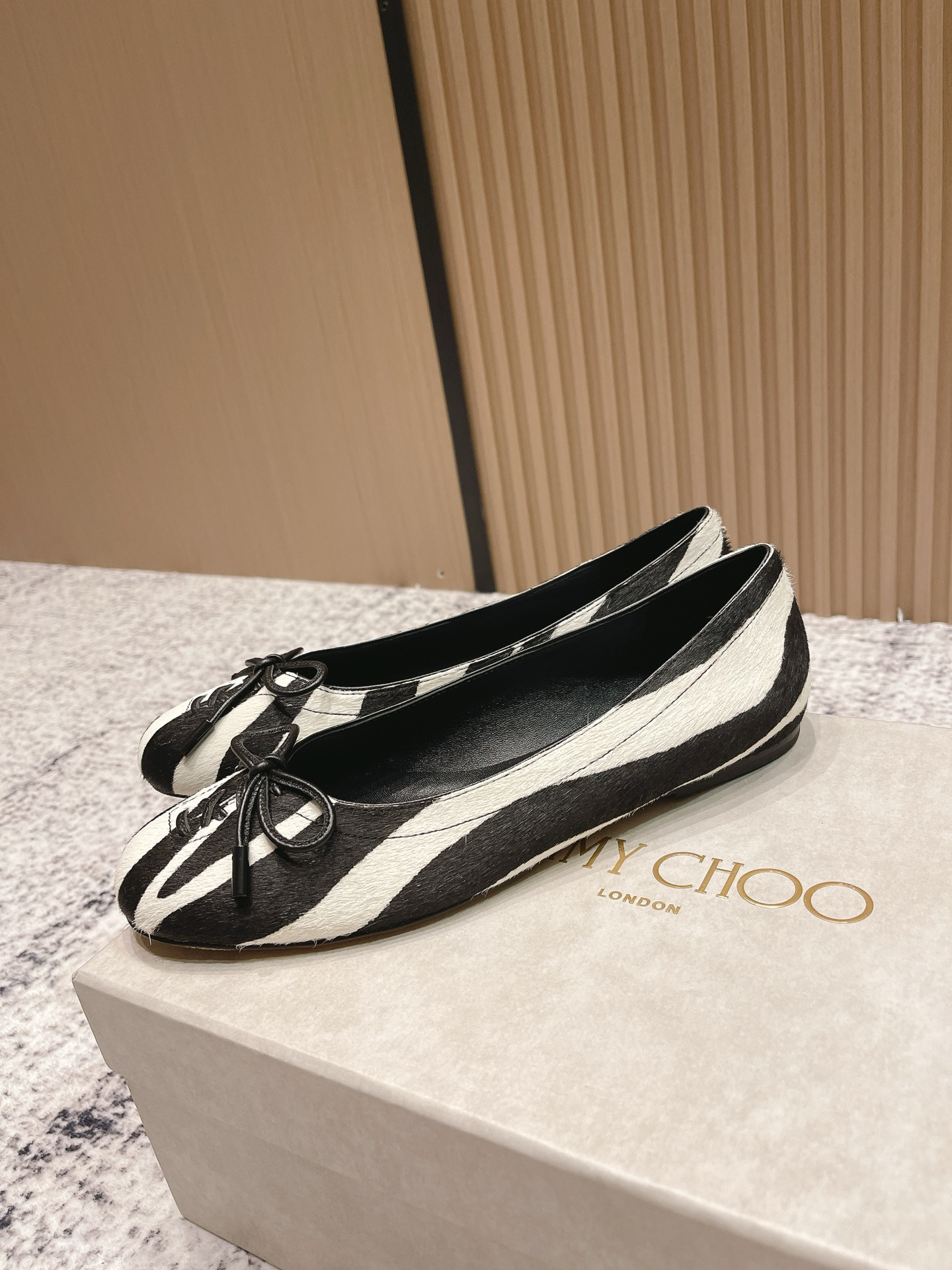 ua Ji*y Ch* scarlett ballerina flats