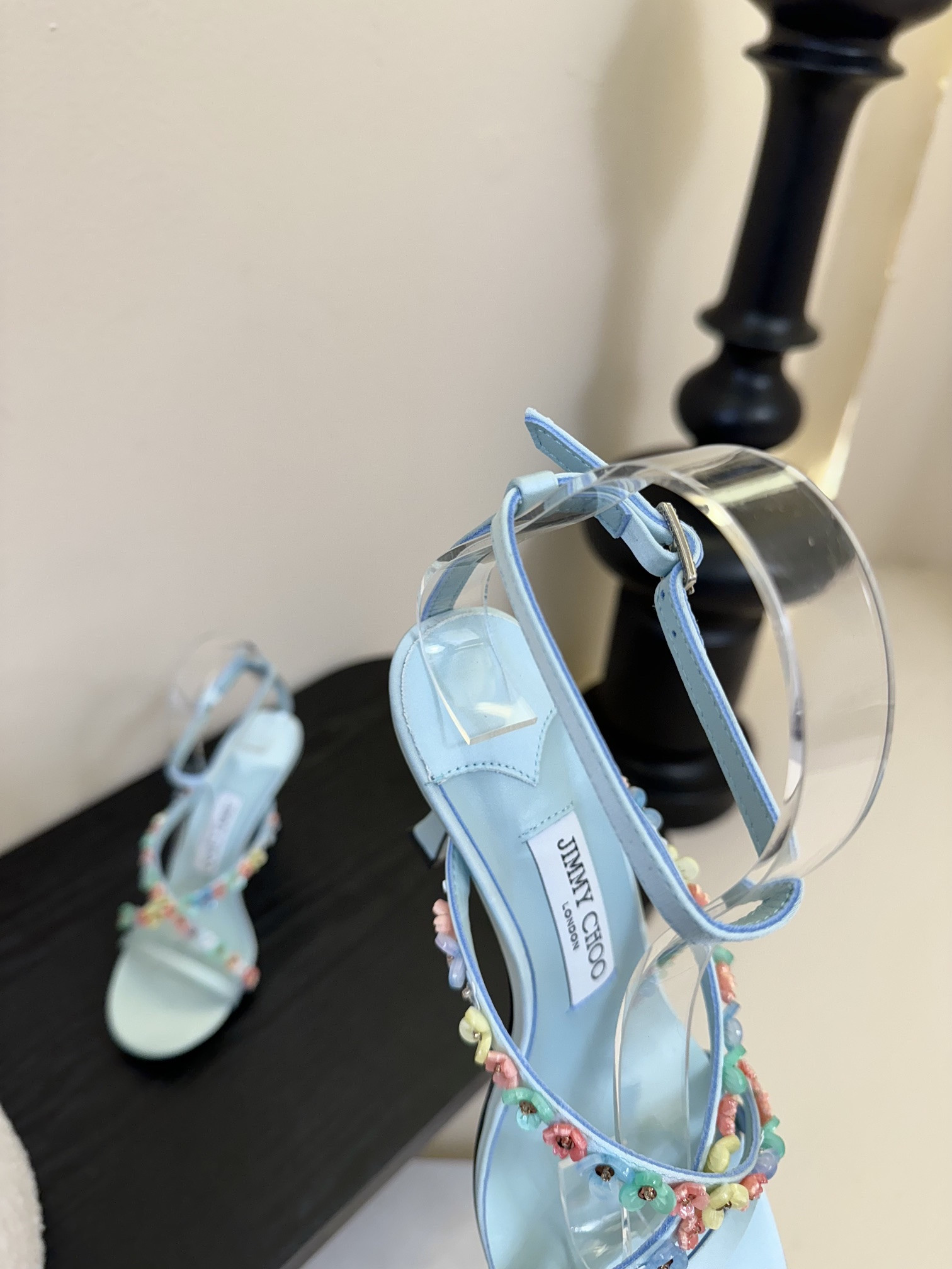 ua Ji*y Ch* blanche sandals 9cm