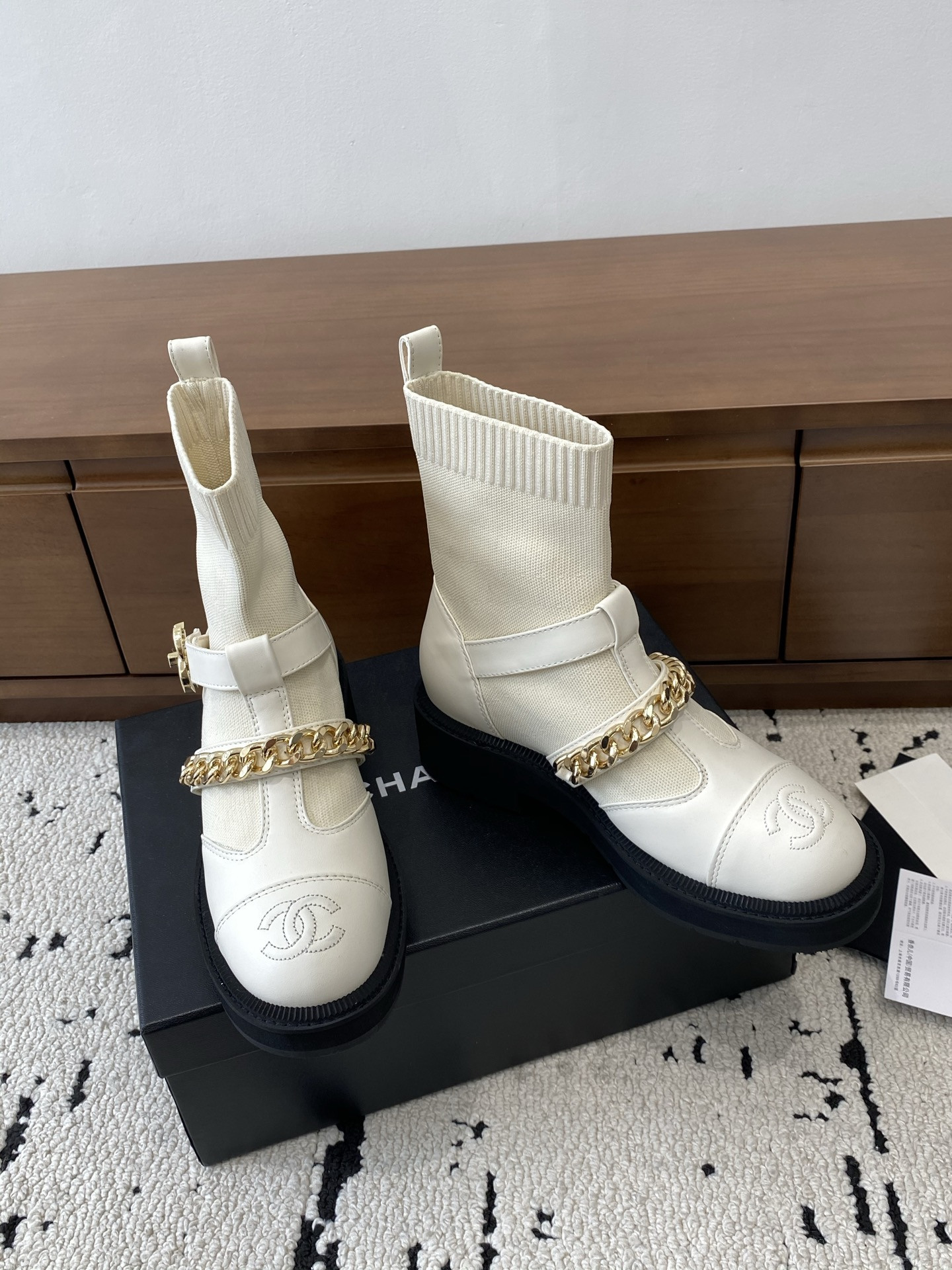 ua Ch*el boots