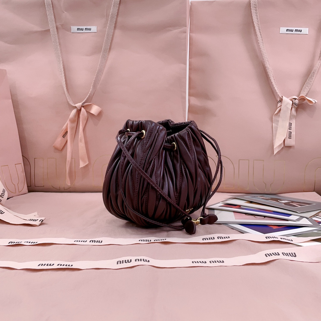 Miu Miu Matelassé Nappa Leather Pouch 14x16x7.5cm