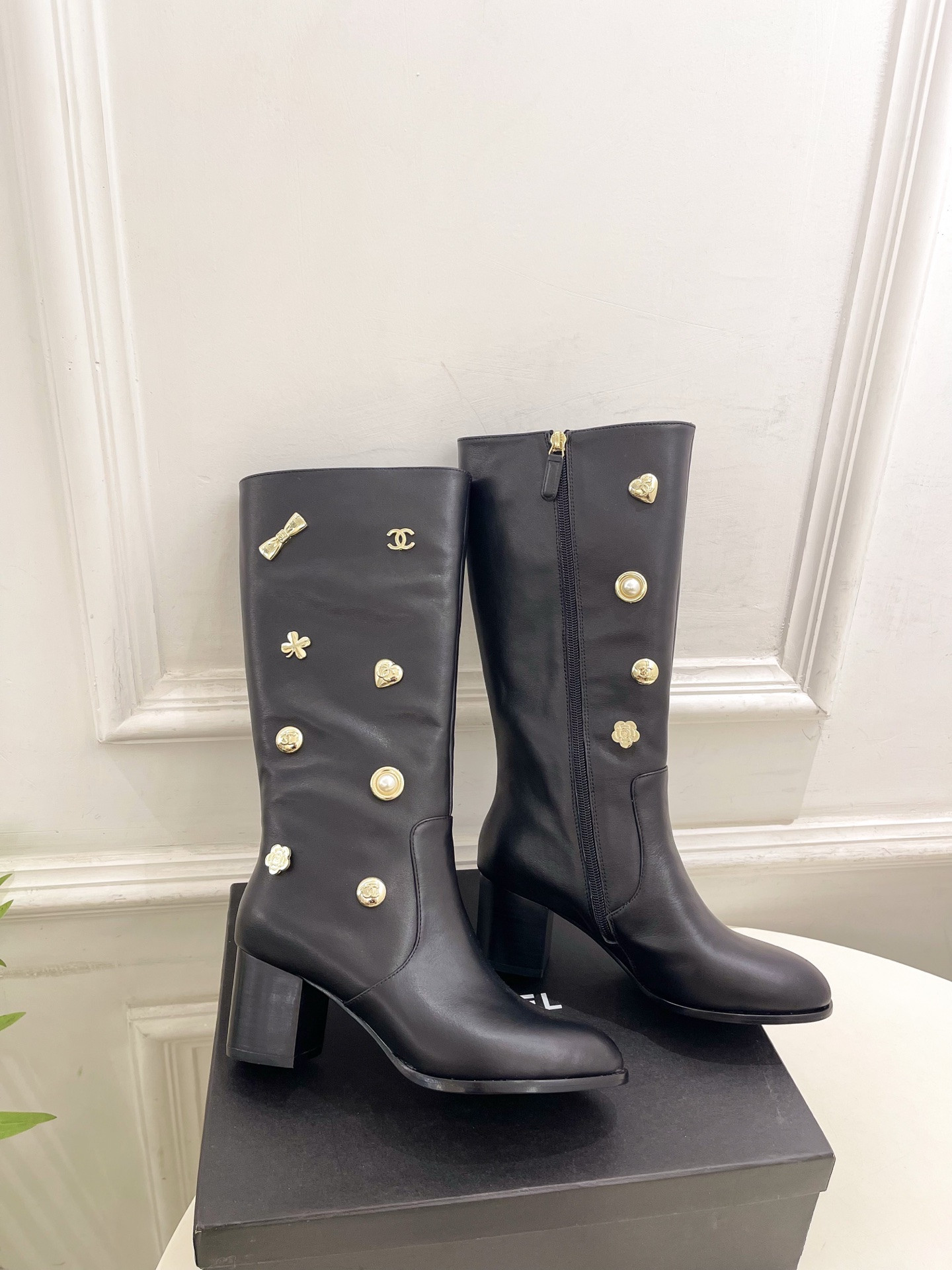 ua Ch*el boots 6cm heel