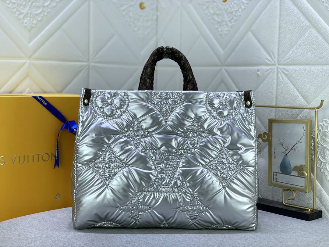 L0vis Vvtt0n Onthego GM Silver 33Cm M21053