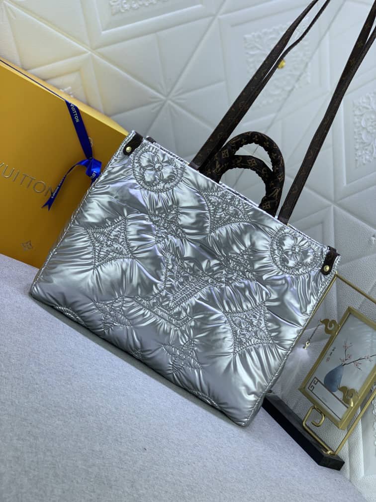 L0vis Vvtt0n Onthego GM Silver 33Cm M21053