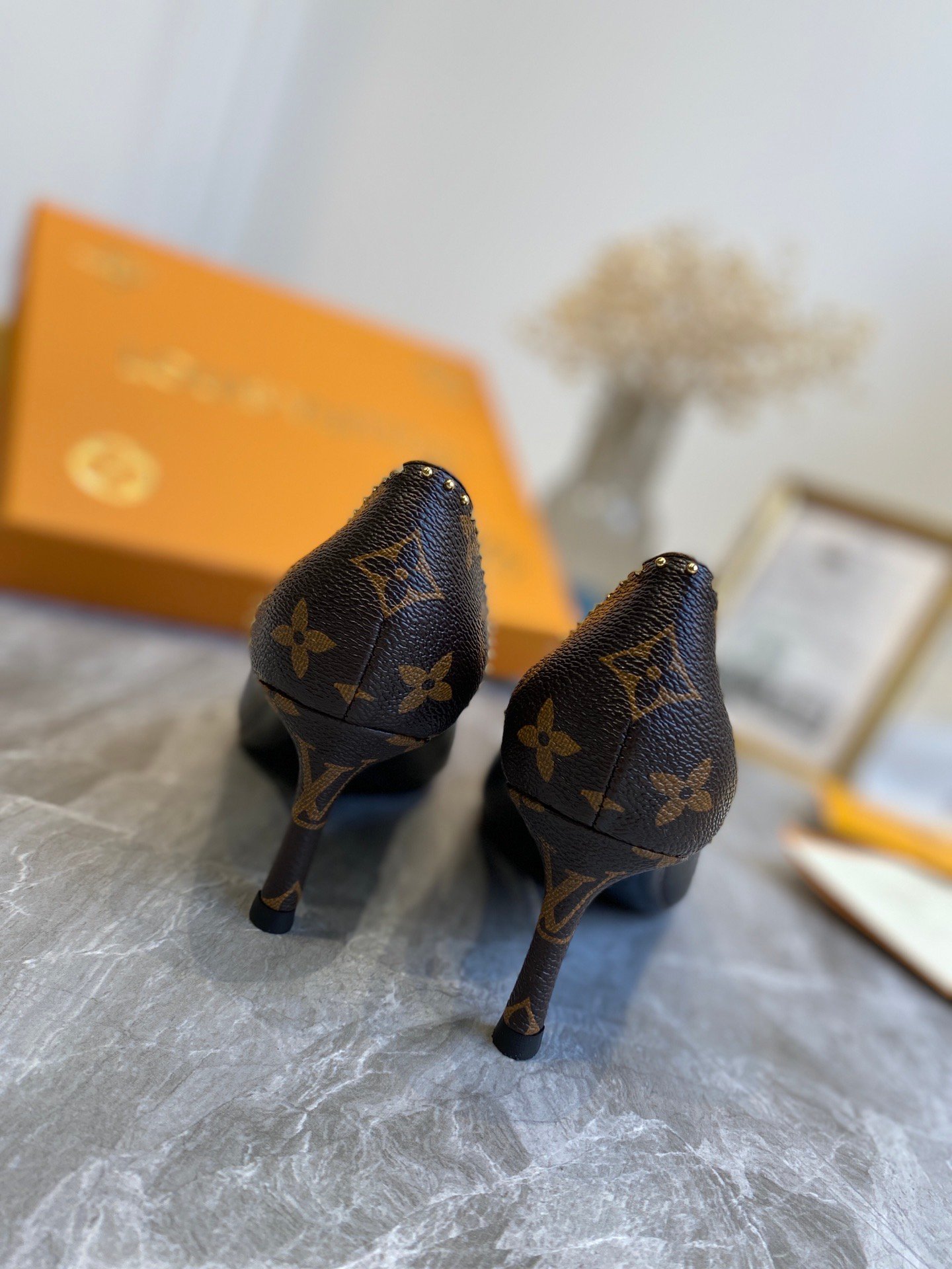 L0vis Vvtt0n Cherie Pump Black Brown 1A8N7F