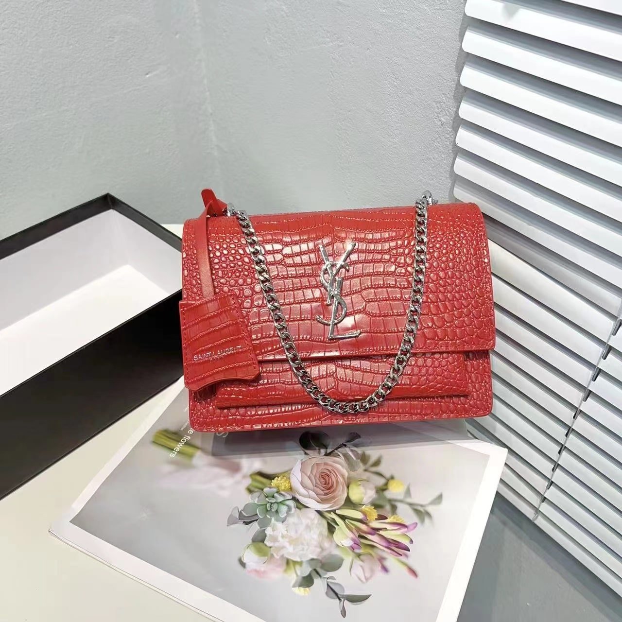 Sa1nt Lau*nt Sunset Embossed Leather Bag Red