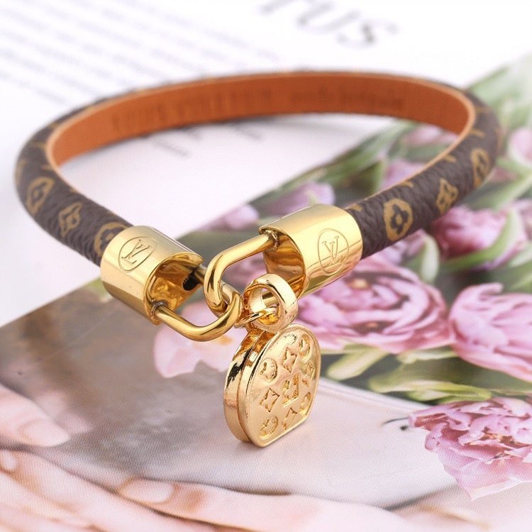 L0vis Vvtt0n Tribute Charm Bracelet Brown M6442E