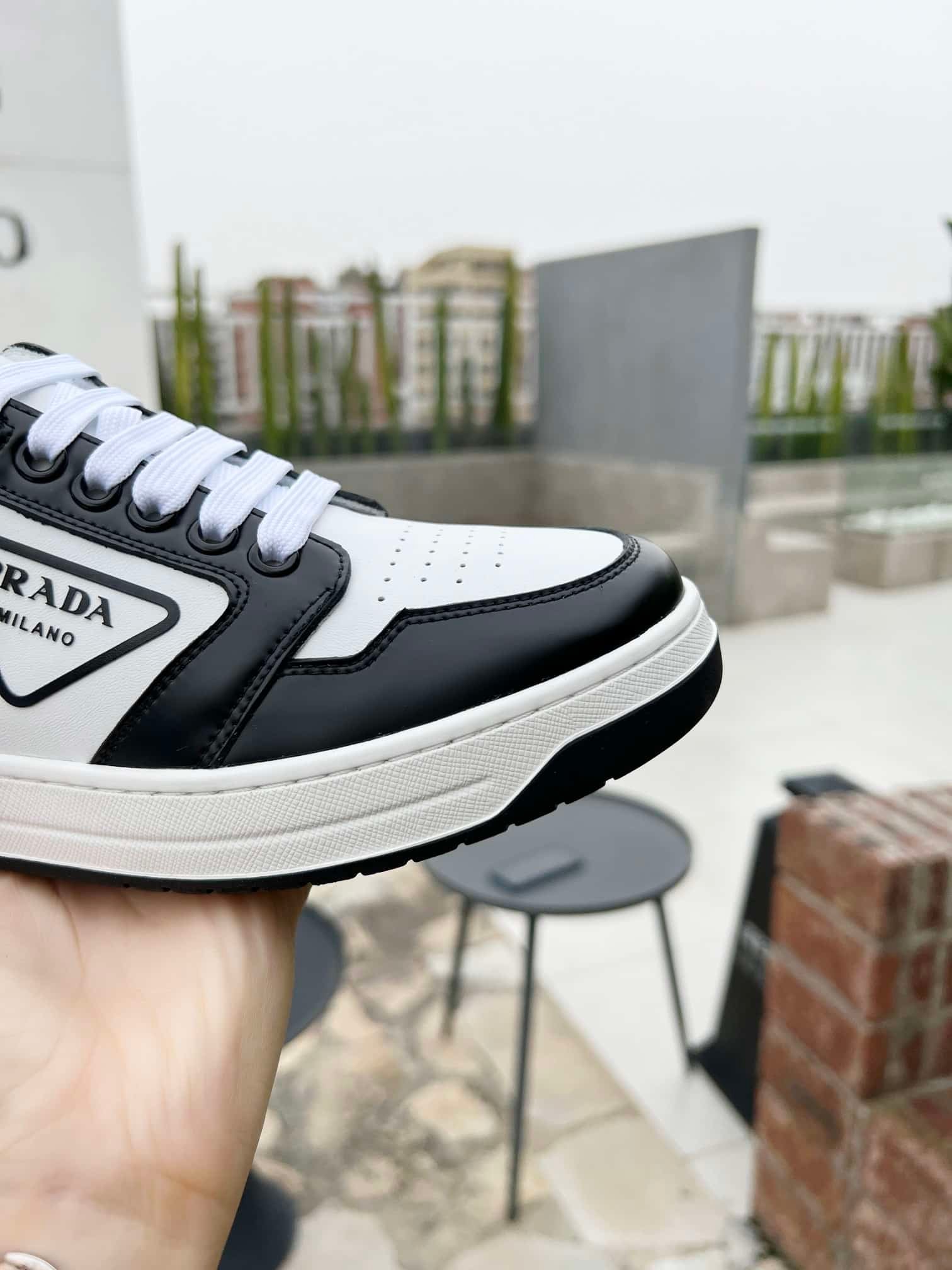 Pra*a District Leather Sneaker Black White 1E790M 3Lj6 F0964 F 030