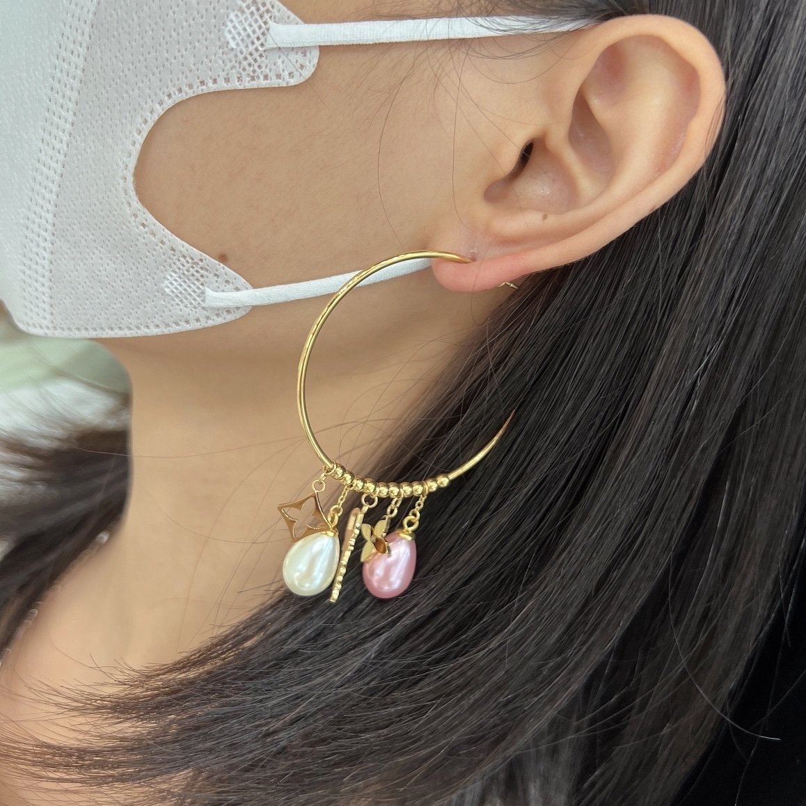 L0vis Vvtt0n Pearl Gold Charm Hoop Earrings