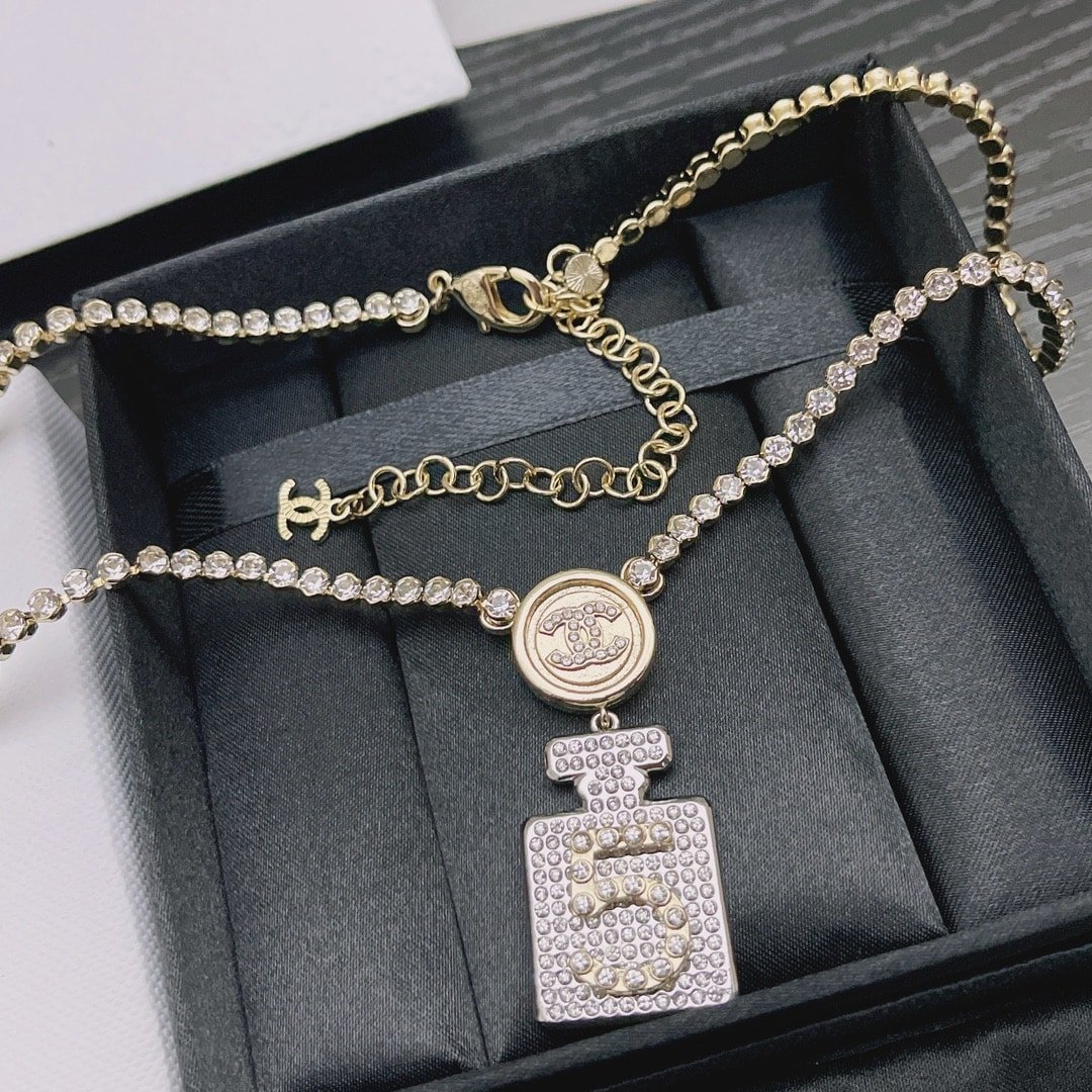 Ch**el Resin Crystal Cc No 5 Perfume Bottle Necklace