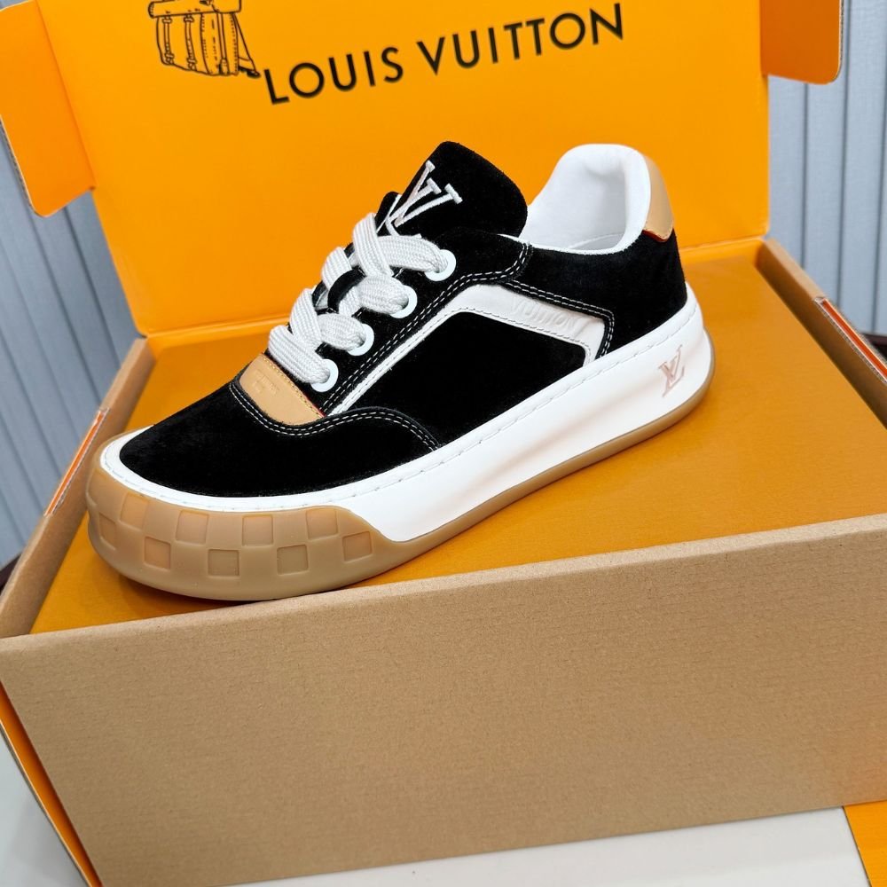 L0vis Vvtt0n LV Tilted Sneaker Black 1AJ734