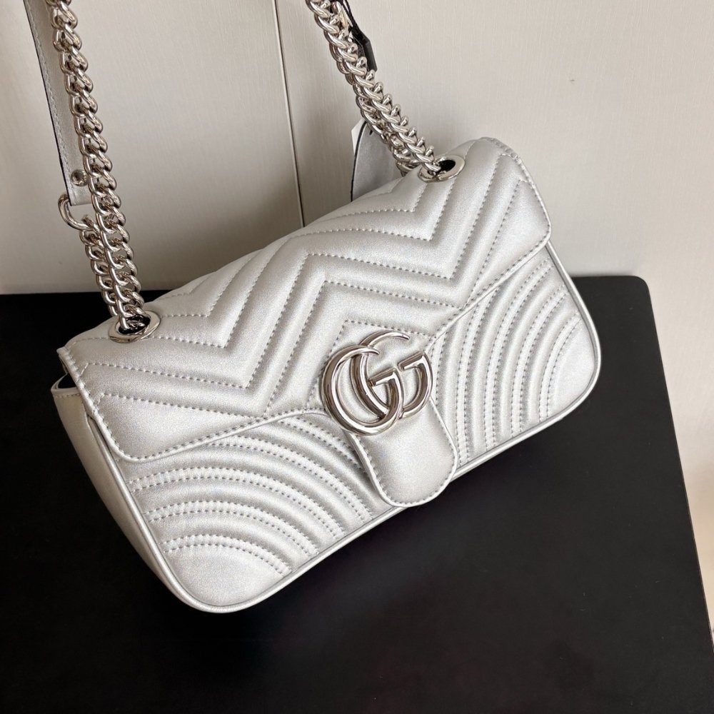 Gvc*1 Gg Marmont Medium Shoulder Bag Metallic Silver Leather 26Cm 443497 AAESP 8106