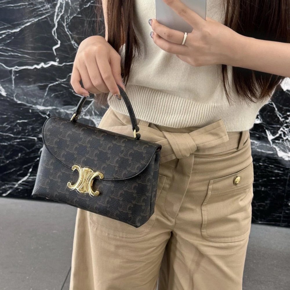 Ce1i*e Teen Nino Bag In Triomphe Canvas 20Cm 118112Frh 04Lu