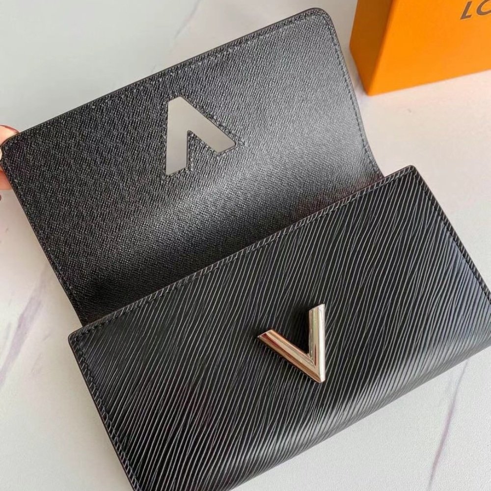 L0vis Vvtt0n Twist Wallet Black 19Cm M80690