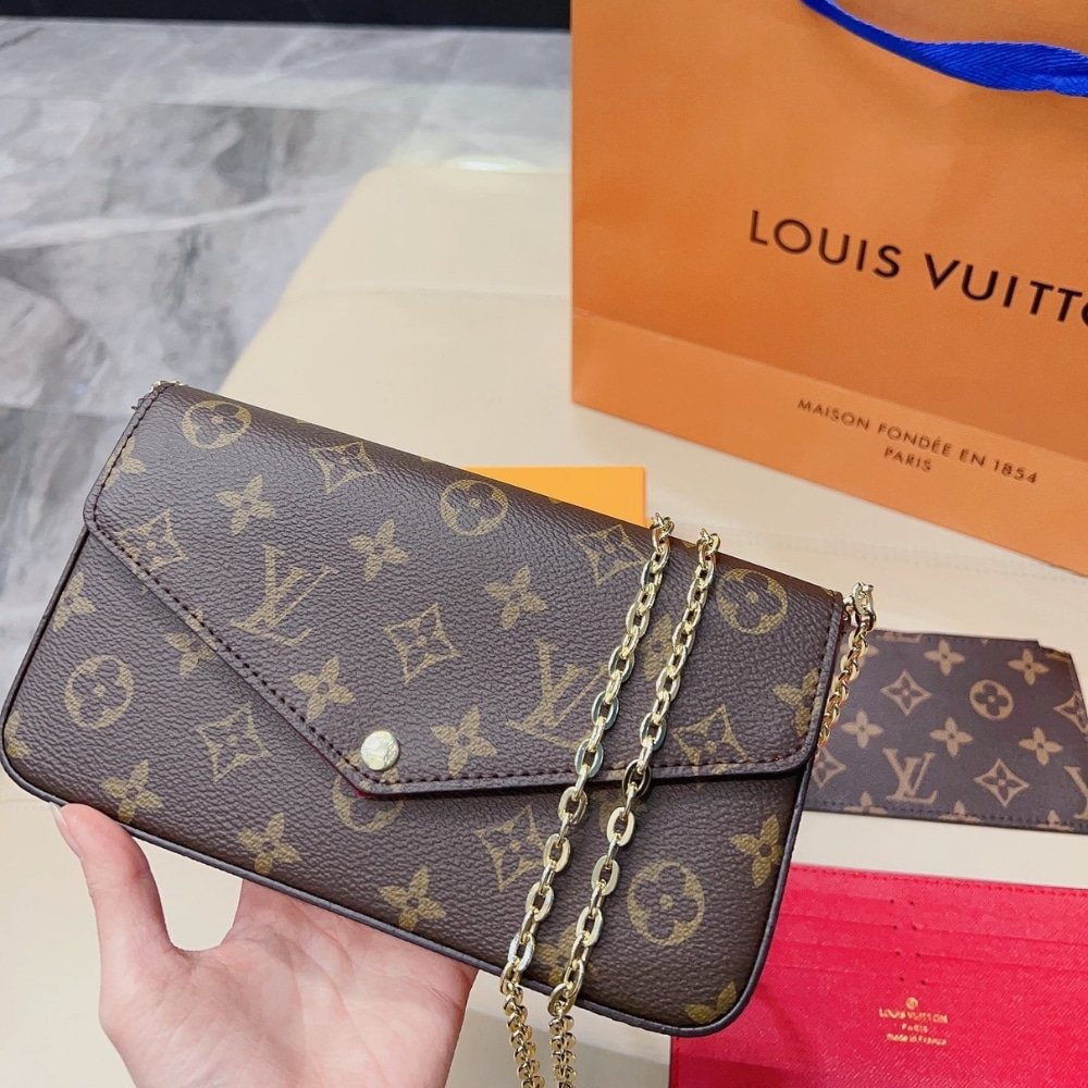 L0vis Vvtt0n Felicie Pochette Bag 21Cm M81896