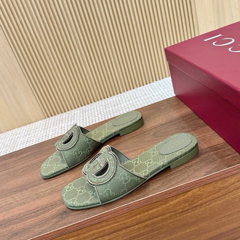 Gvc*1 Women Slide Sandal With Interlocking G Green Gg Canvas‎ ‎790447 9Sf00 3005