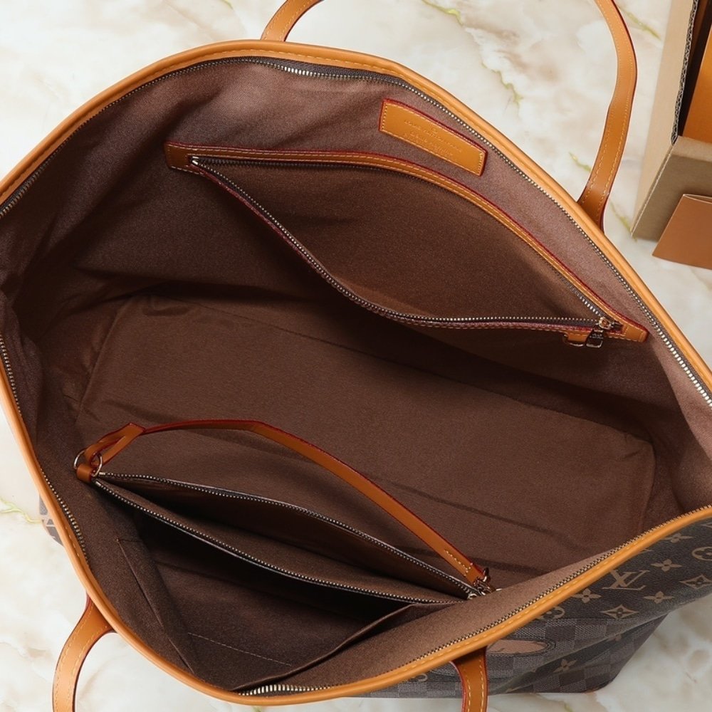 L0vis Vvtt0n Nevereverfull Brown 60Cm M26174