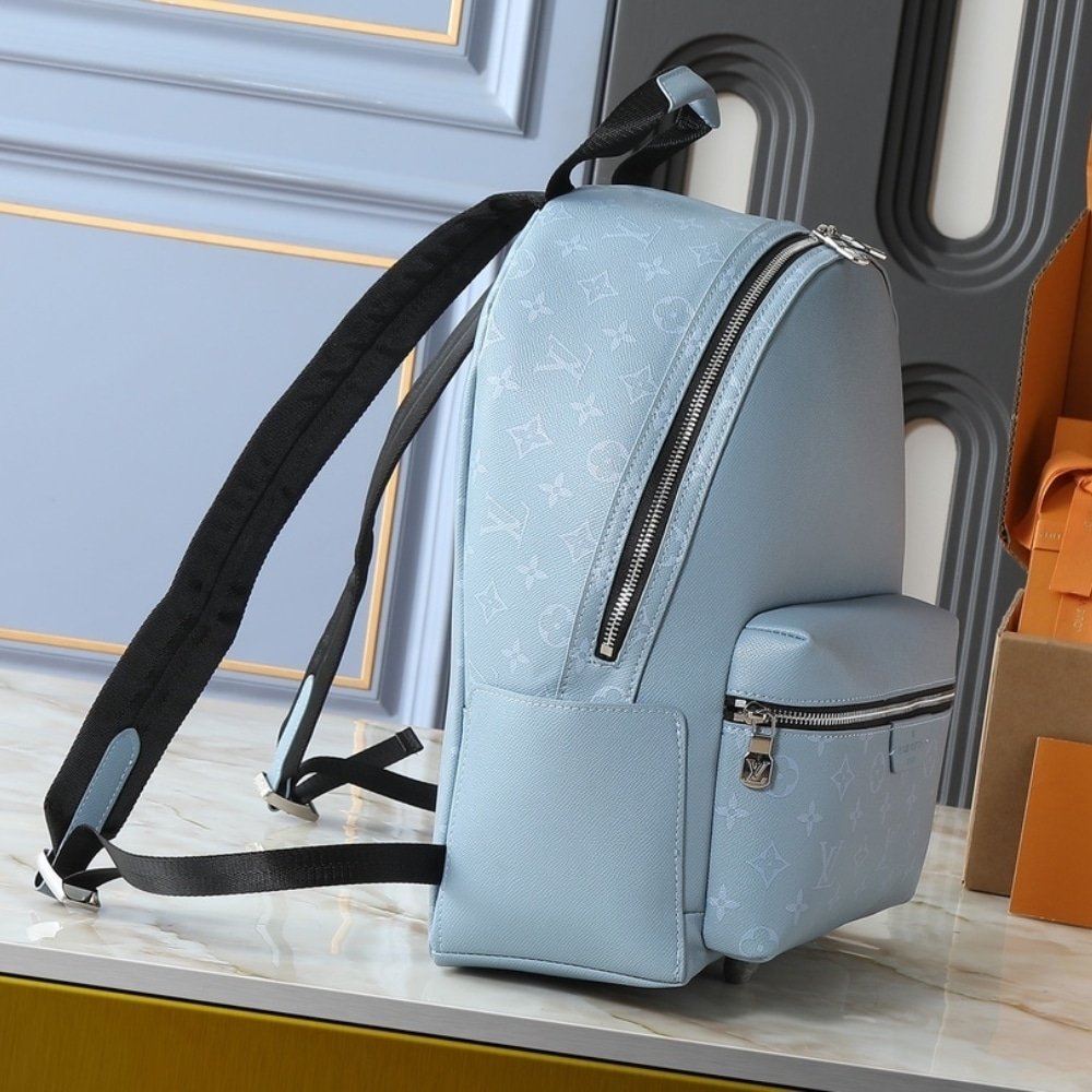L0vis Vvtt0n Discovery Backpack PM Sky Blue 38Cm M14072