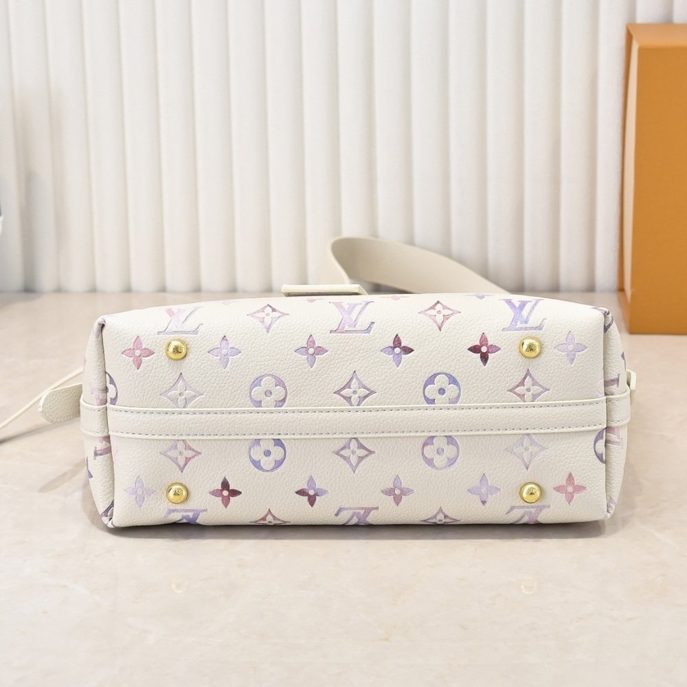 L0vis Vvtt0n Carry All PM Dream Cream 29Cm