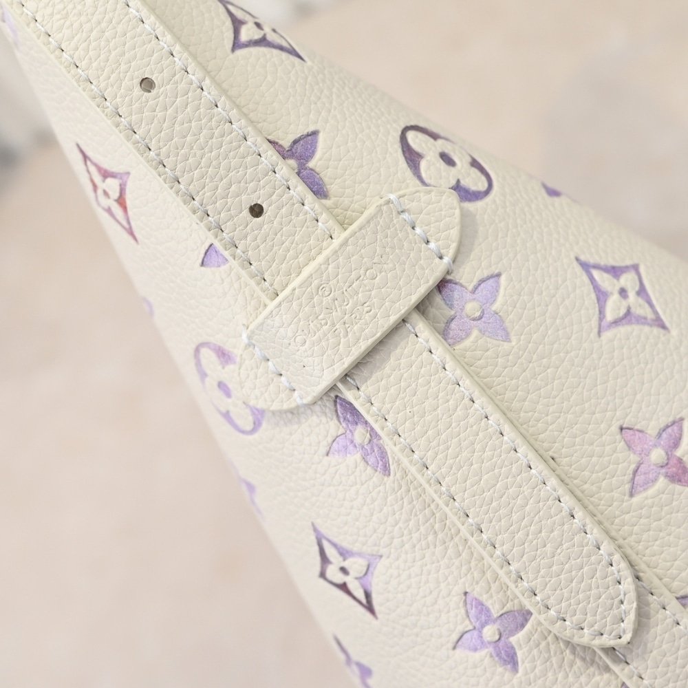 L0vis Vvtt0n Carry All PM Dream Cream 29Cm