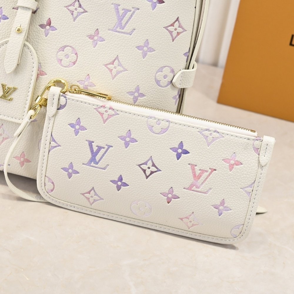 L0vis Vvtt0n Carry All PM Dream Cream 29Cm