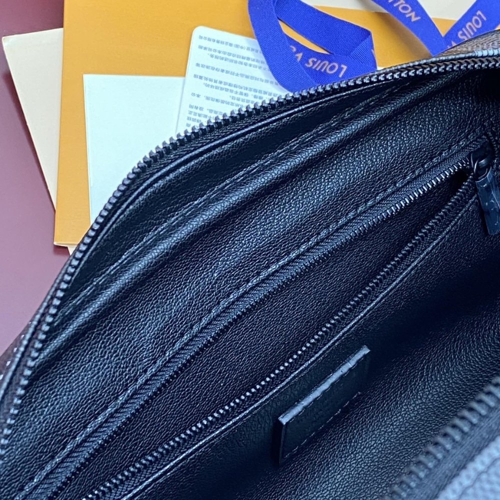 L0vis Vvtt0n Dopp Kit Black 28Cm M15109