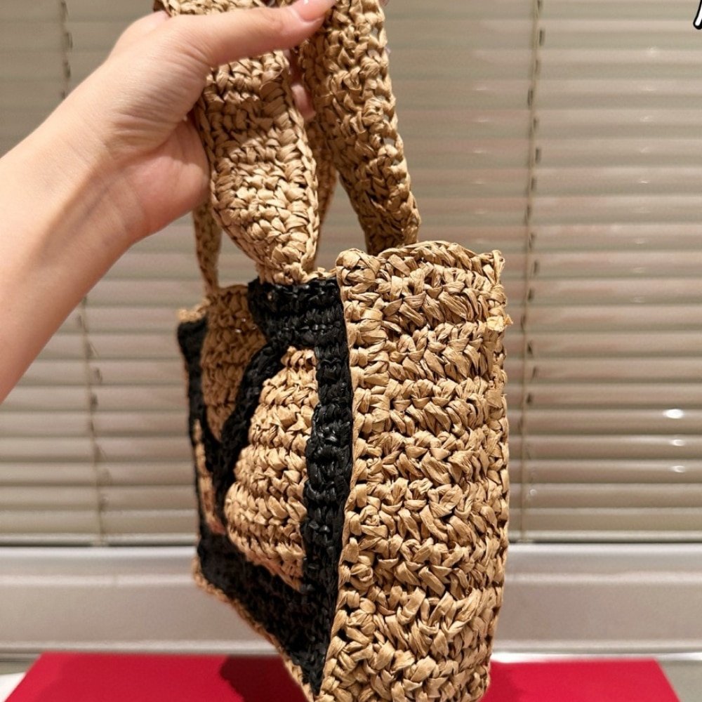 Va1e*ntin0 Garavani Viva S*perstar Small Shopping Bag In Raffia Beige 25Cm 7W2B0S12Qet Ex9