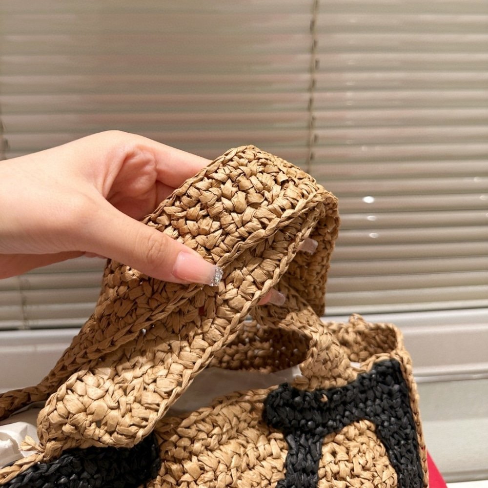 Va1e*ntin0 Garavani Viva S*perstar Small Shopping Bag In Raffia Beige 25Cm 7W2B0S12Qet Ex9